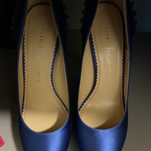 New Charlotte Olympia satin pumps - Picture 3 of 10